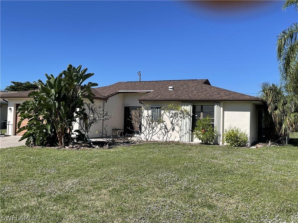 921 SE 35th Ter., Cape Coral, FL 33904