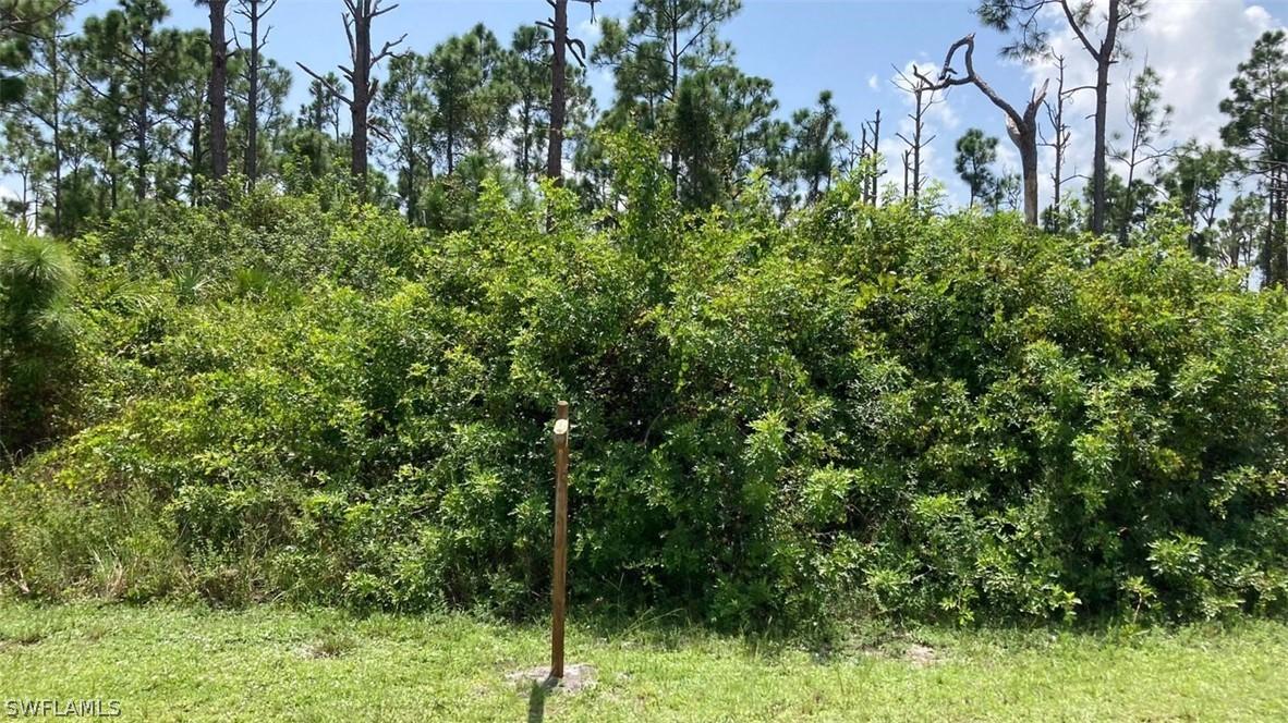 537 Millcreek St., Lehigh Acres, FL 33974