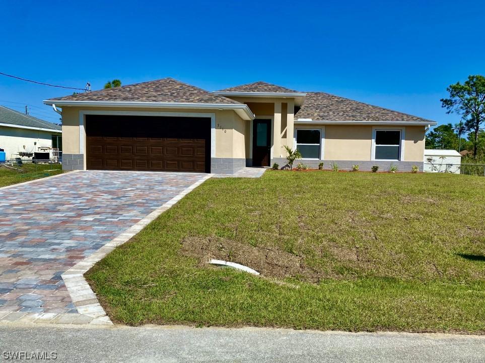 872 Carbon St., Lehigh Acres, FL 33974