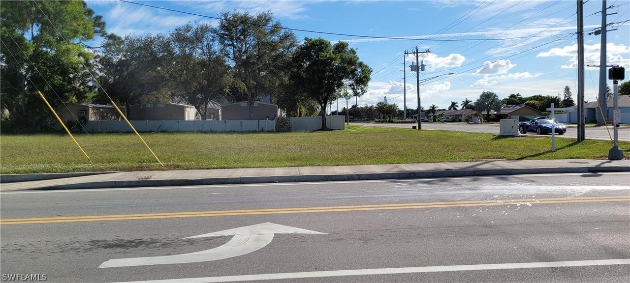 102 SE 8th St., Cape Coral, FL 33990