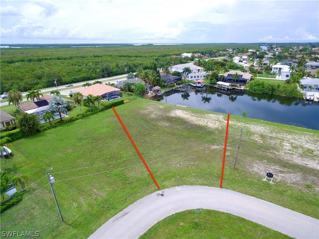 3007 SW 40th Ln., Cape Coral, FL 33914