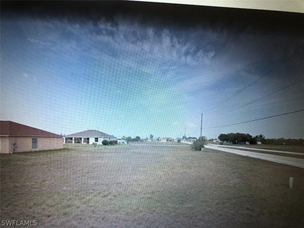 1054 NW 33rd Pl., Cape Coral, FL 33993