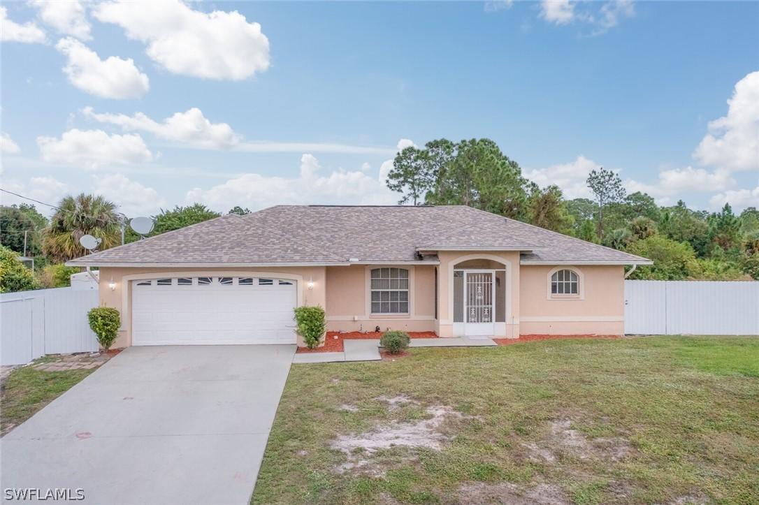712 Hibiscus Ave., Lehigh Acres, FL 33972