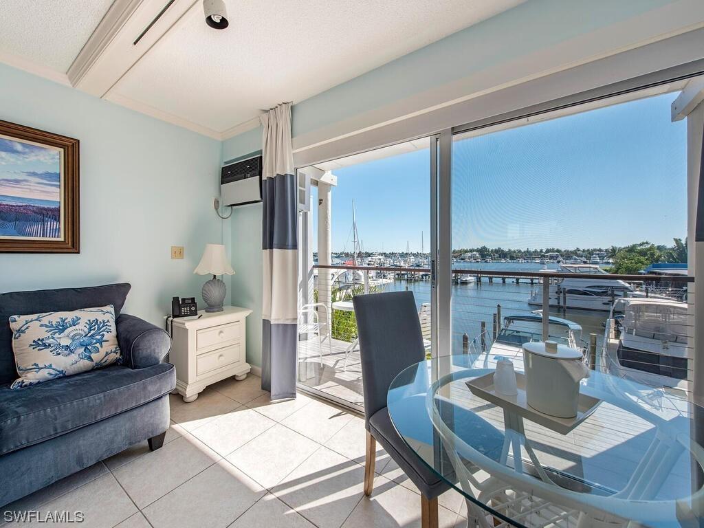 900 Broad Ave. #211, Naples, FL 34102