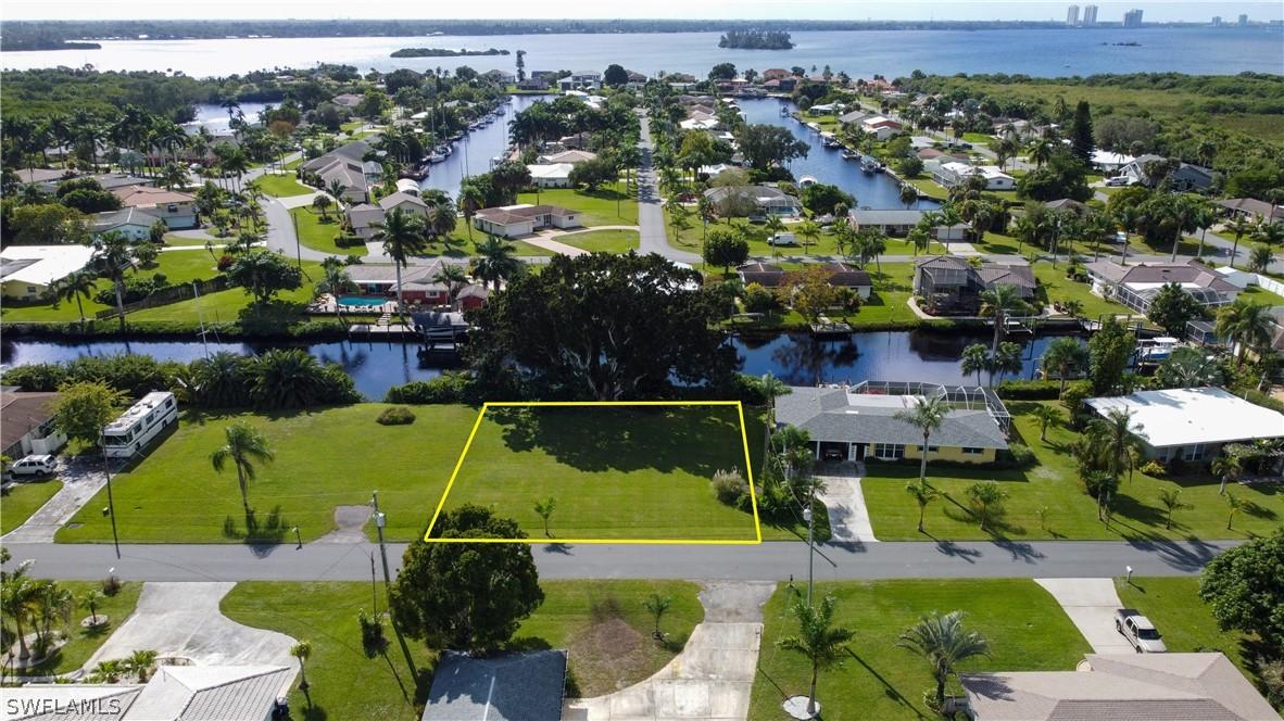 1728 Cascade Way, North Fort Myers, FL 33917