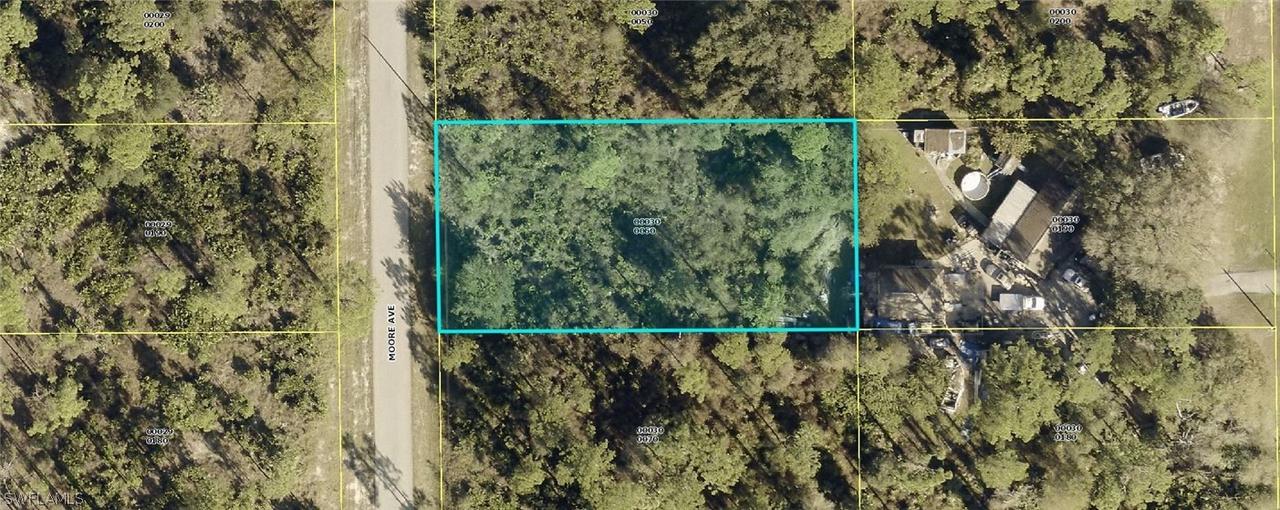 1012 Moore Ave., Lehigh Acres, FL 33972