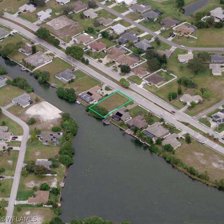 328 Nicholas Pkwy., Cape Coral, FL 33990