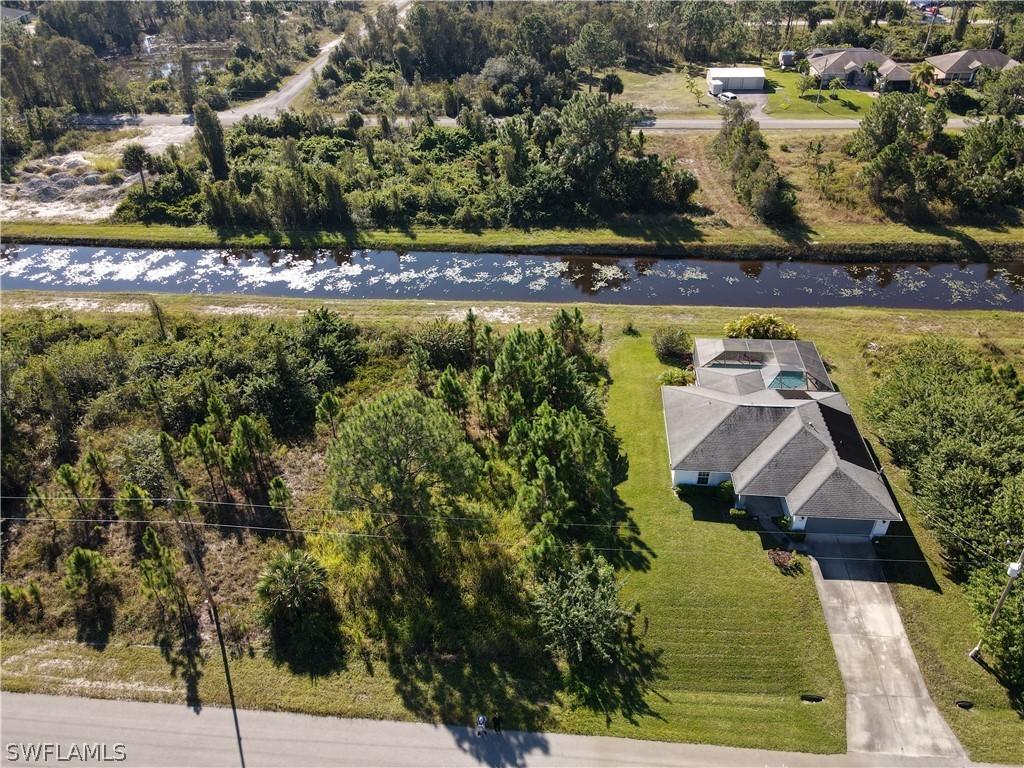 958 Candlelight Dr., Lehigh Acres, FL 33974