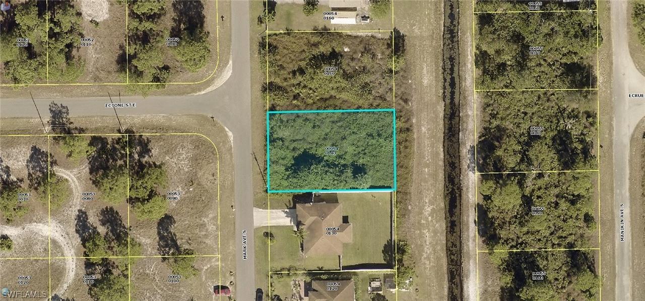 1021 Mark Ave., Lehigh Acres, FL 33974