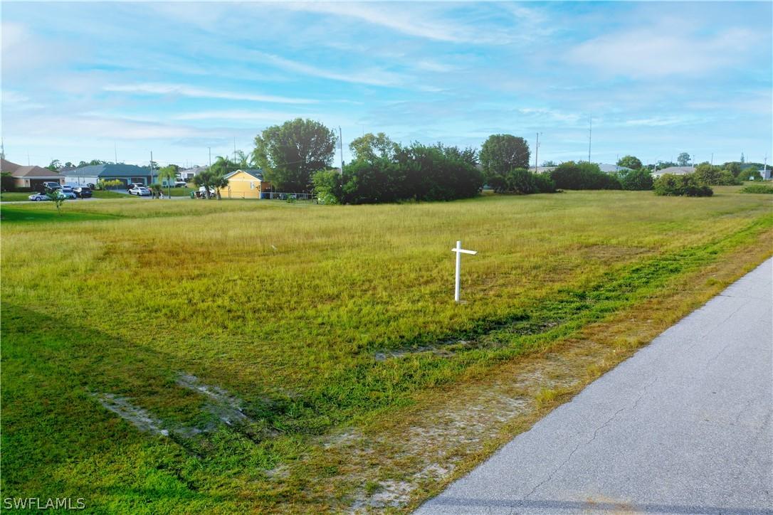 2220 NE 7th Pl., Cape Coral, FL 33909