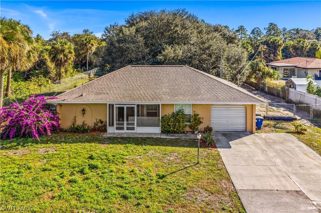 702 Washington Ave., Lehigh Acres, FL 33972