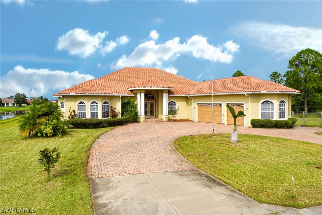 801 Acacia Ave., Lehigh Acres, FL 33972