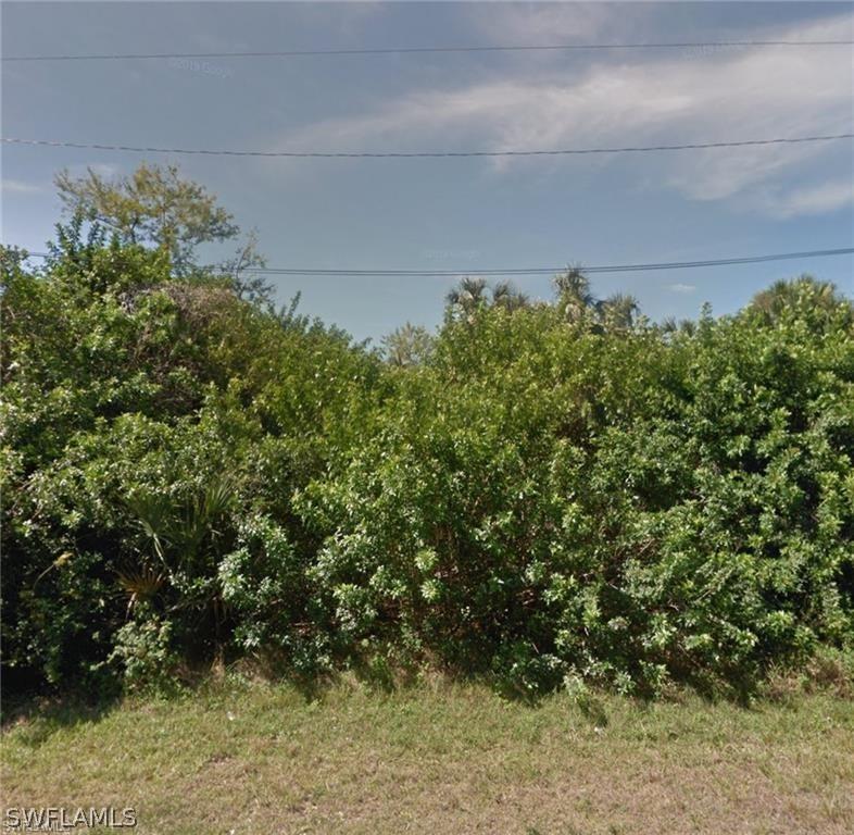 600 Harrison Dr., Lehigh Acres, FL 33936