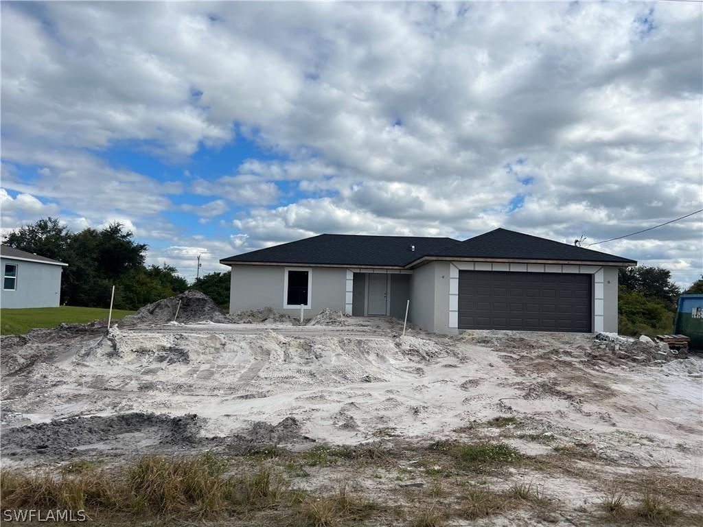 421 Palmyra Ave., Lehigh Acres, FL 33974