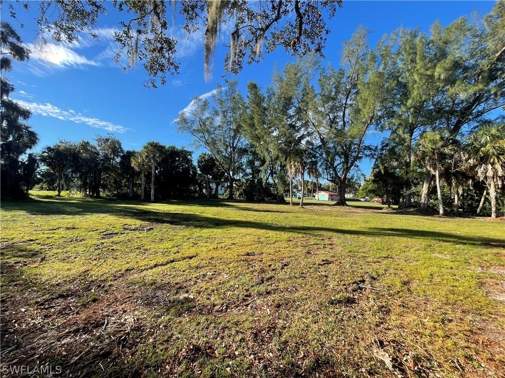 2460 Palm Ave., St. James City, FL 33956