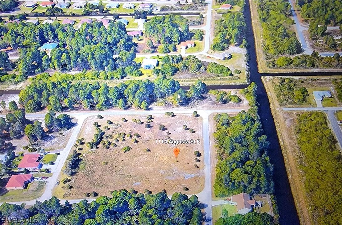 1114 Augusta St., Lehigh Acres, FL 33974