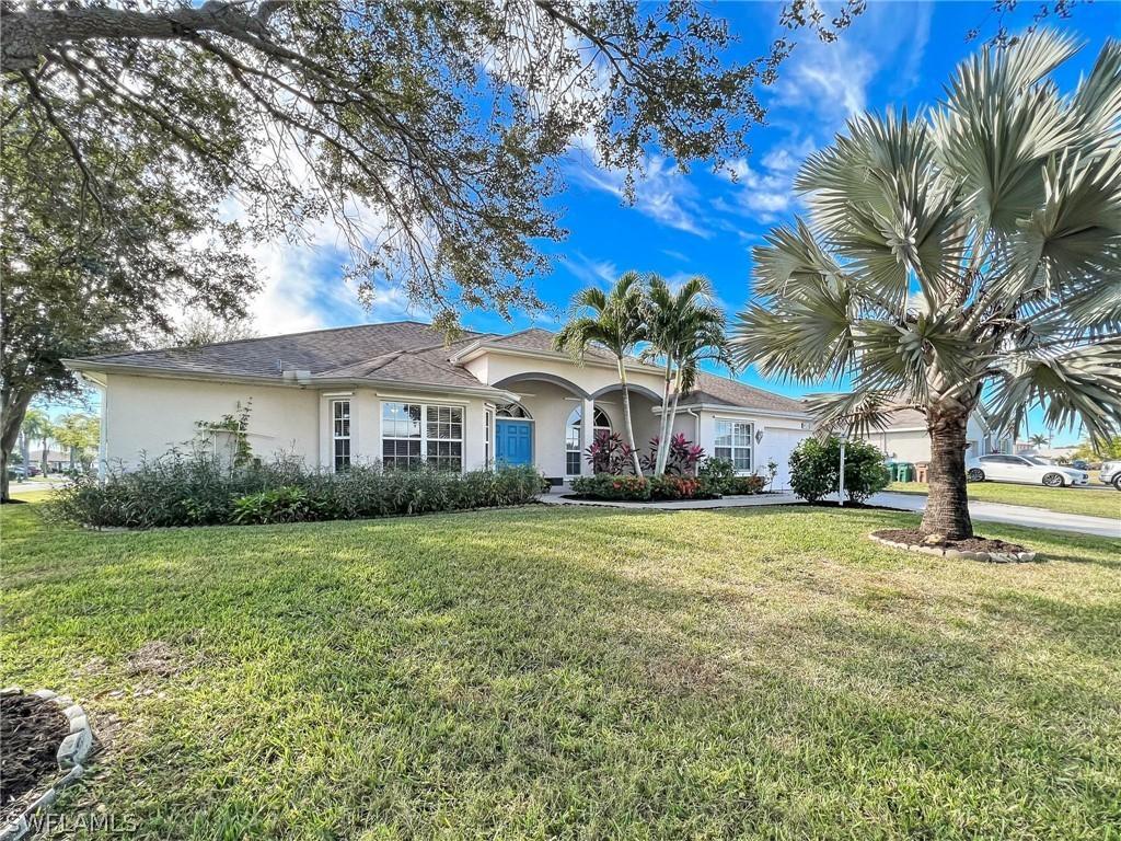 928 SE 22nd Ter., Cape Coral, FL 33990
