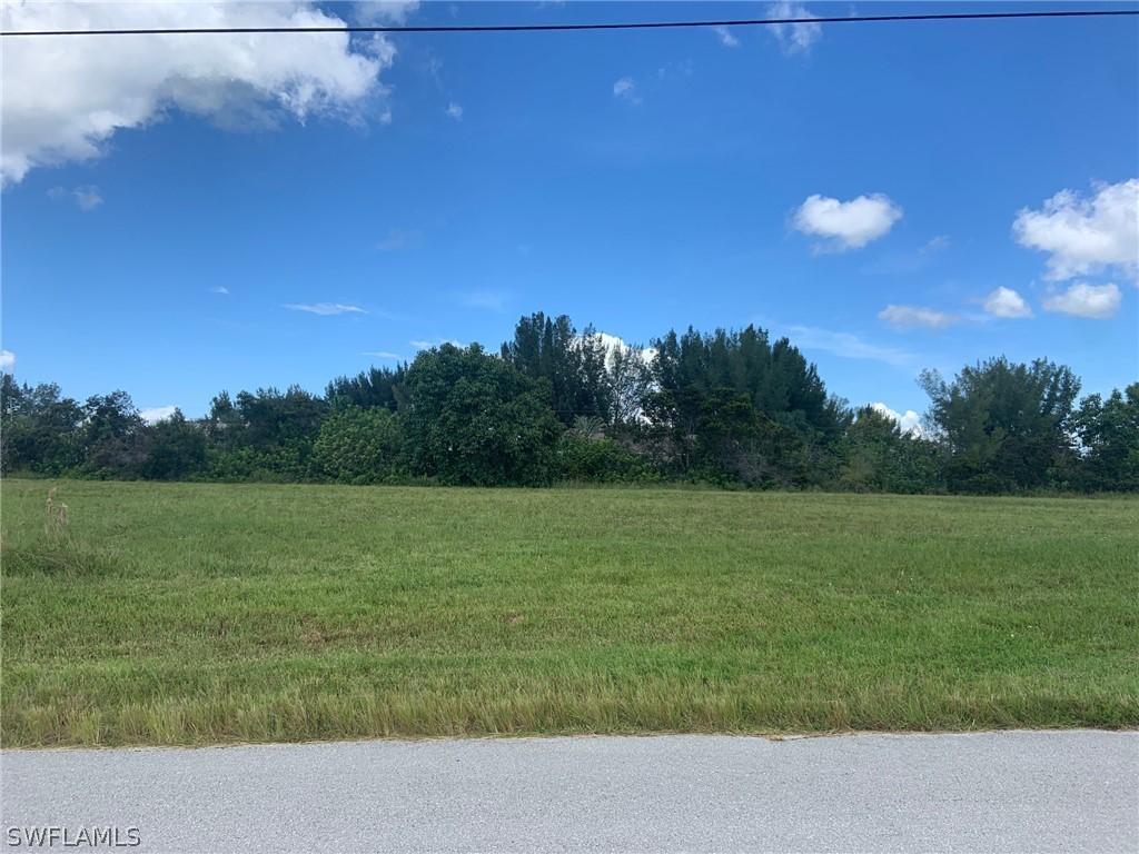 848 NW 28th Pl., Cape Coral, FL 33993