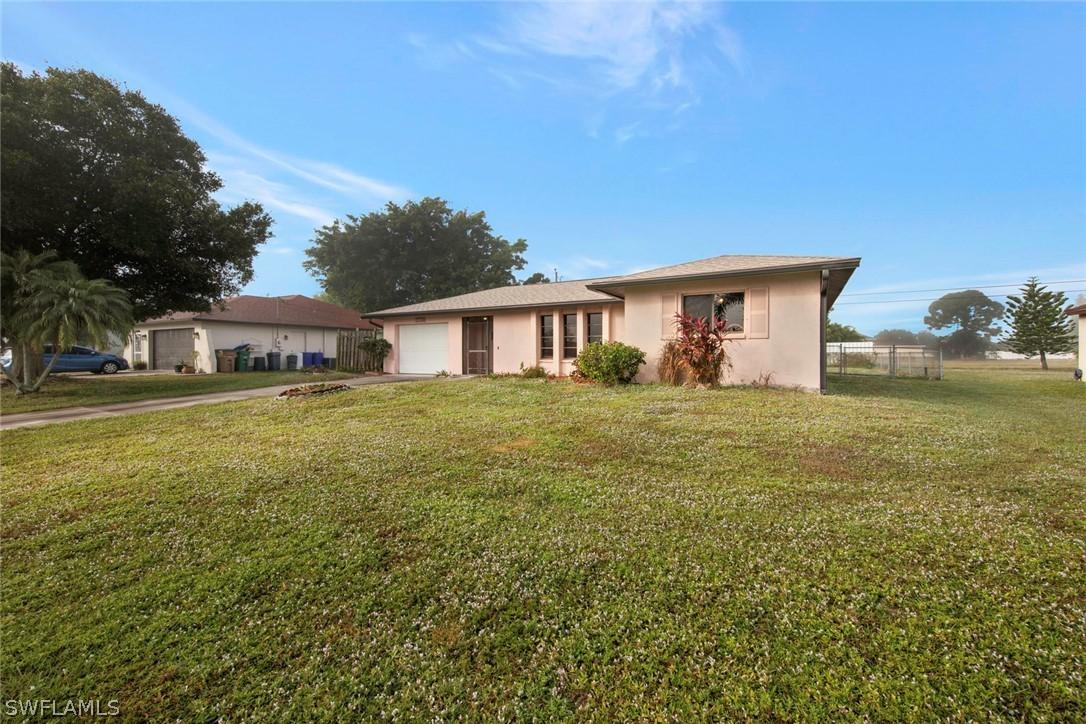 2200 SW Santa Barbara Pl., Cape Coral, FL 33991