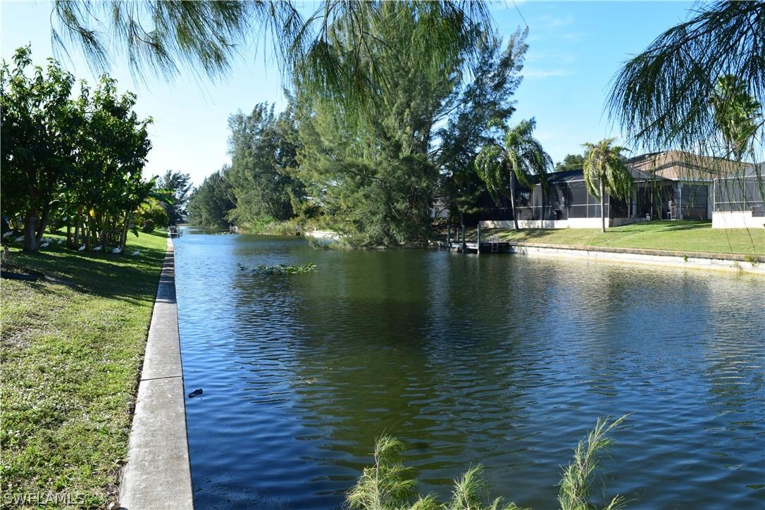 407 SE 16th St., Cape Coral, FL 33990