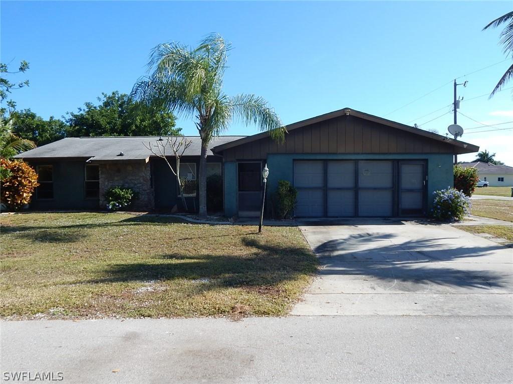 1923 SE 13th Ter., Cape Coral, FL 33990