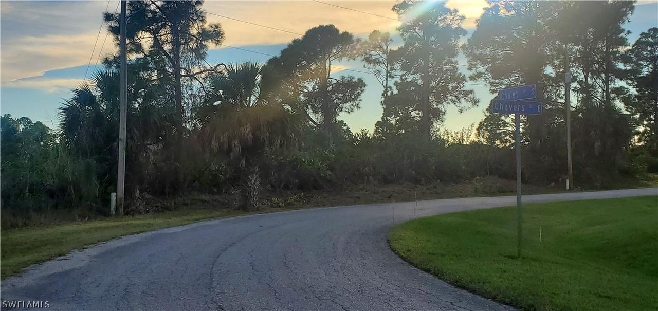 682 Chavers St., Lehigh Acres, FL 33974