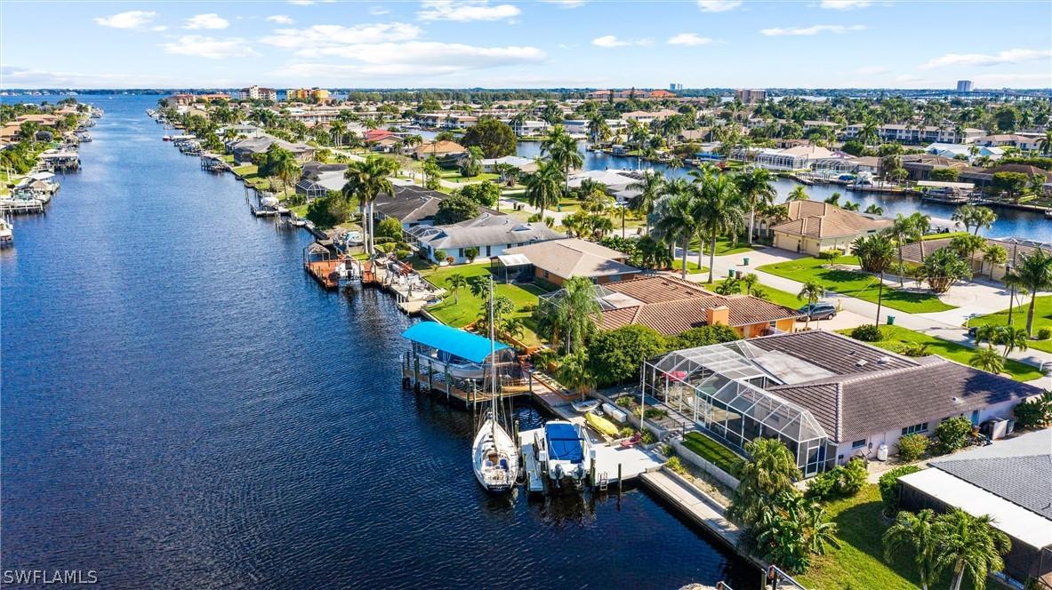 1617 SE 40th Ter., Cape Coral, FL 33904