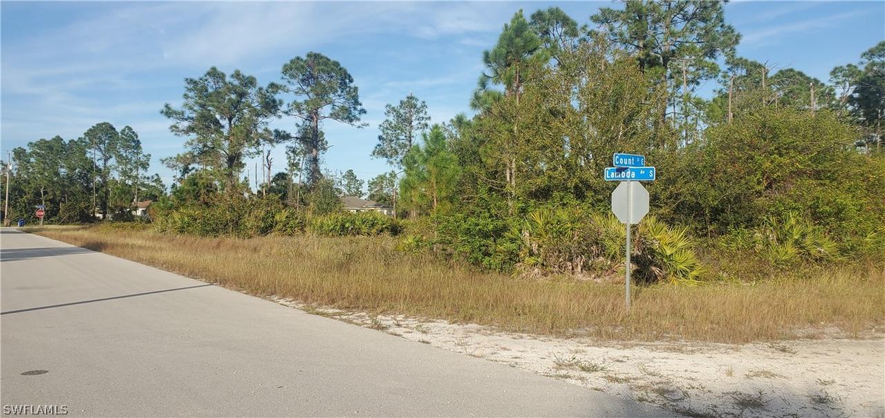 1211 Count St., Lehigh Acres, FL 33974