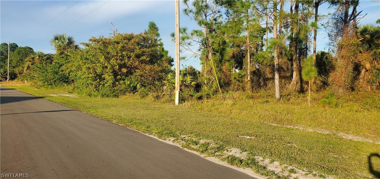 761 Hargrove Ave., Lehigh Acres, FL 33974