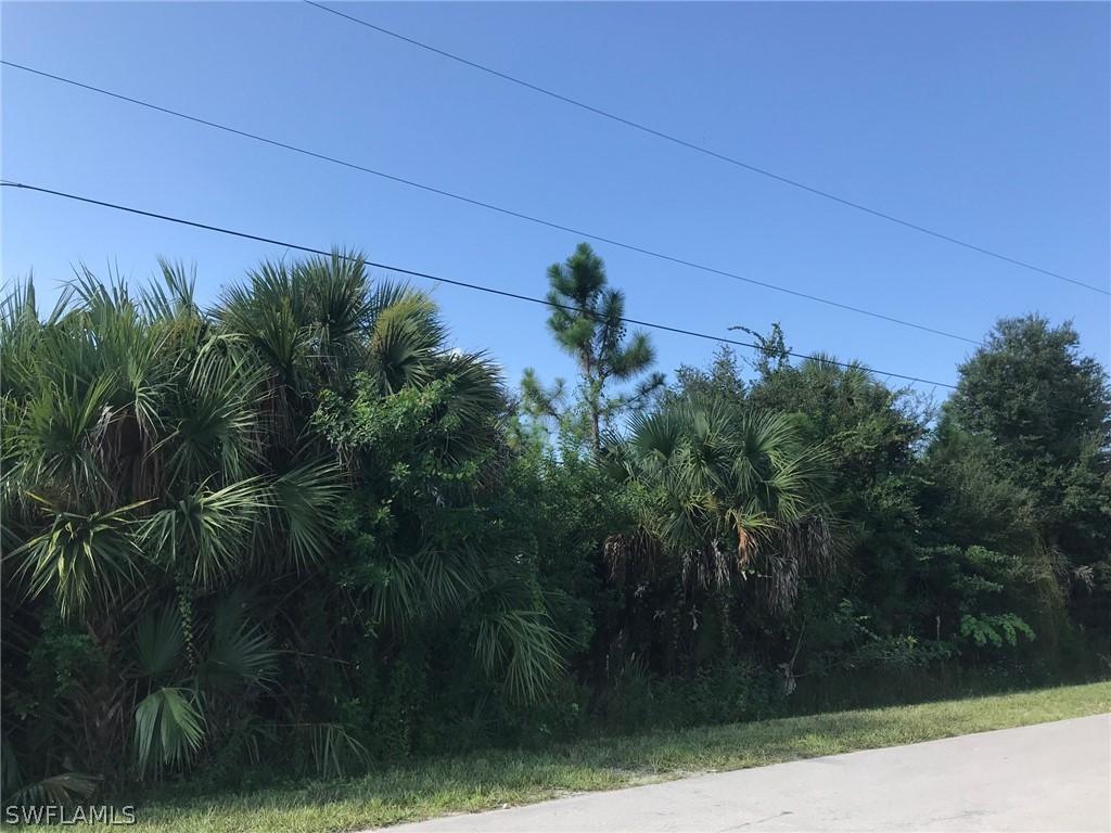 4th Ave., Naples, FL 34120