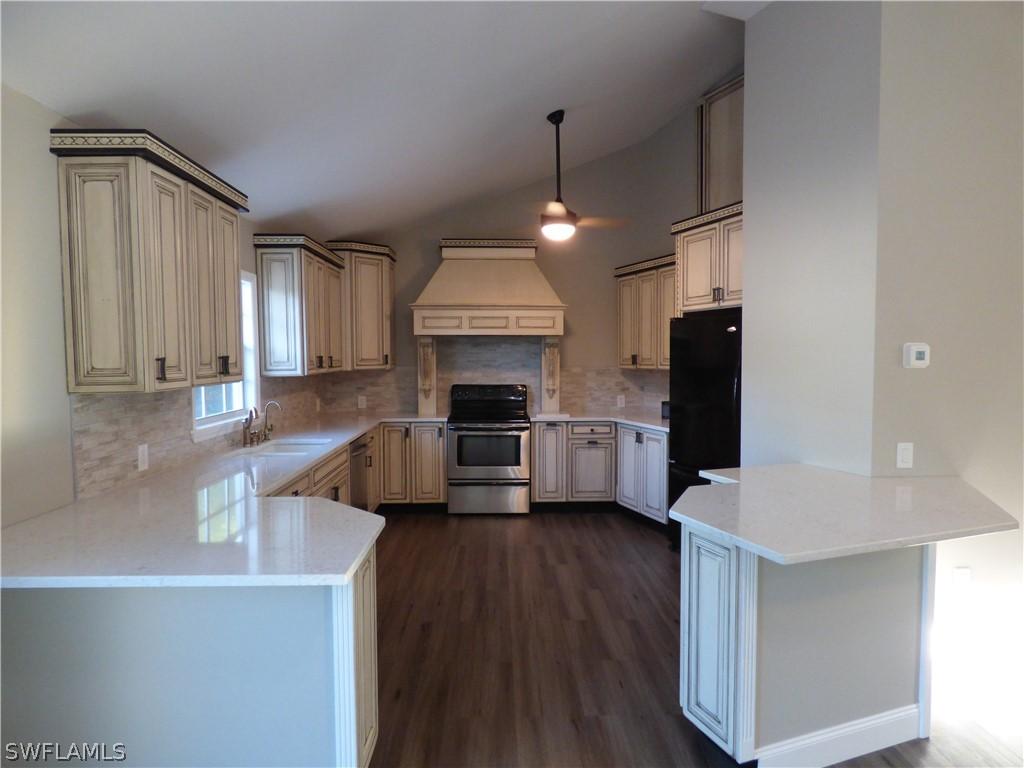 521 Cortez Ave., Lehigh Acres, FL 33972