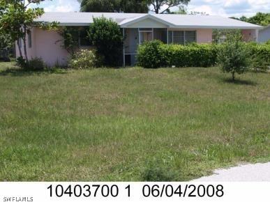 422 Canyon Dr., Lehigh Acres, FL 33936