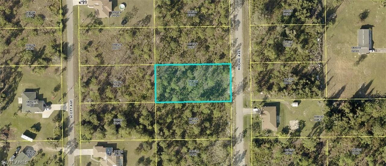 217 Moore Ave., Lehigh Acres, FL 33936