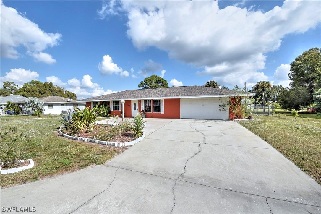 204 Maple Ave., Lehigh Acres, FL 33936