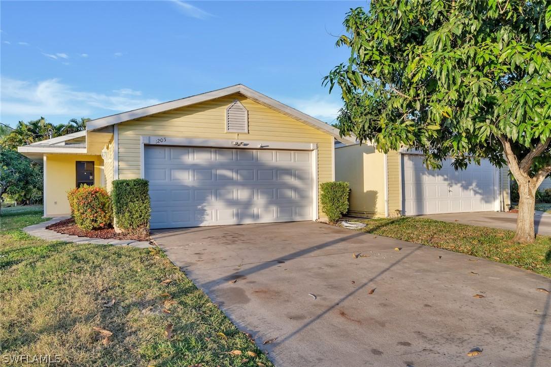1205 and 1207 SE 6th Ter., Cape Coral, FL 33990