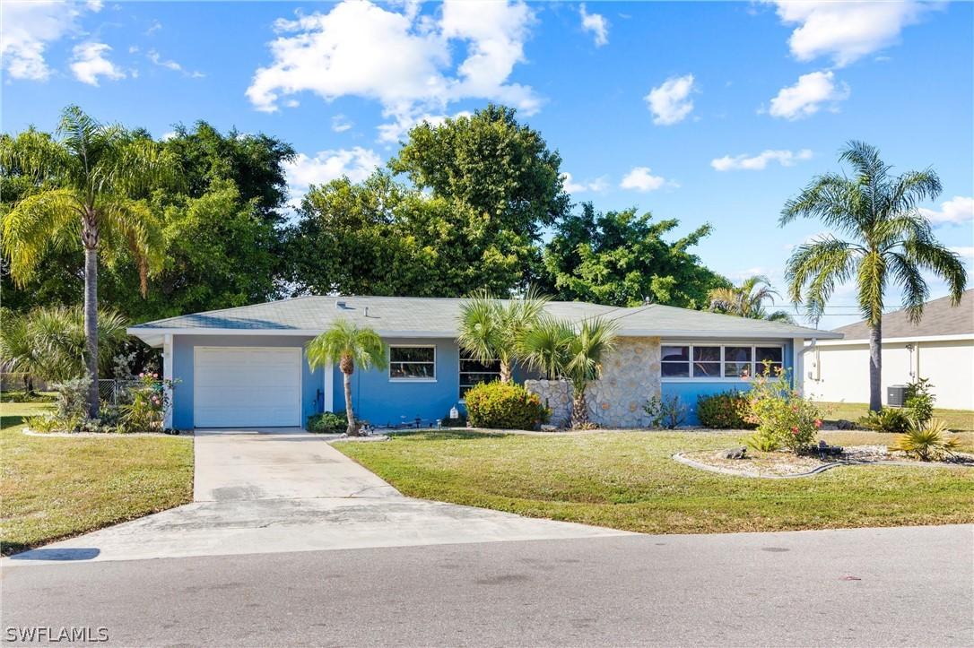2212 SE 15th Pl., Cape Coral, FL 33990