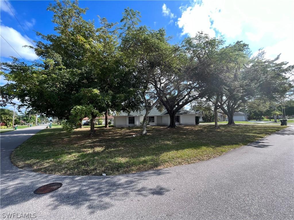 3705 SE 18th Pl., Cape Coral, FL 33904
