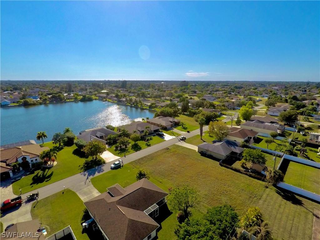 1935 NE 4th Ter., Cape Coral, FL 33909