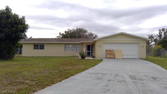 532 Pennview Ave., Lehigh Acres, FL 33936