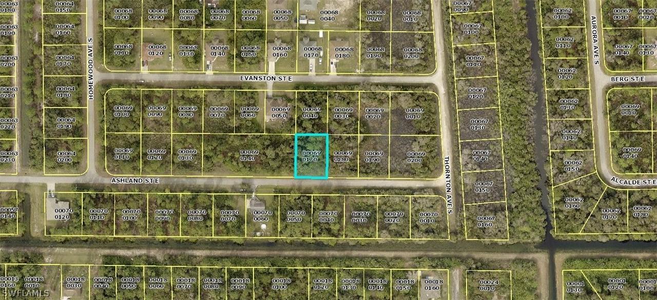 855 Ashland St., Lehigh Acres, FL 33974