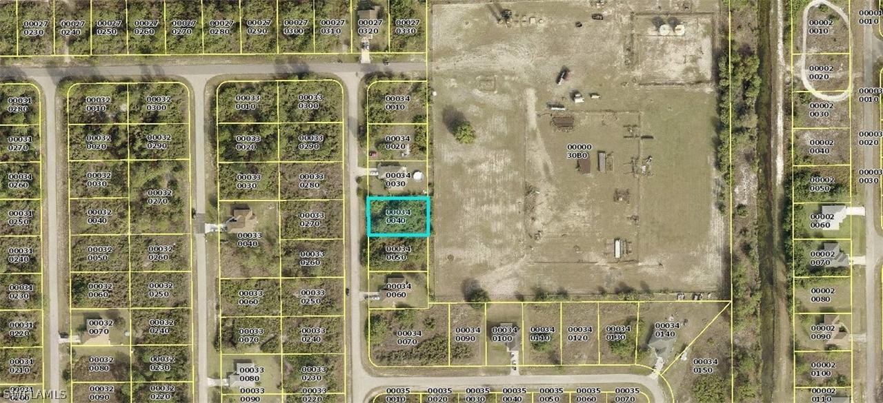 711 Azure Ave., Lehigh Acres, FL 33974