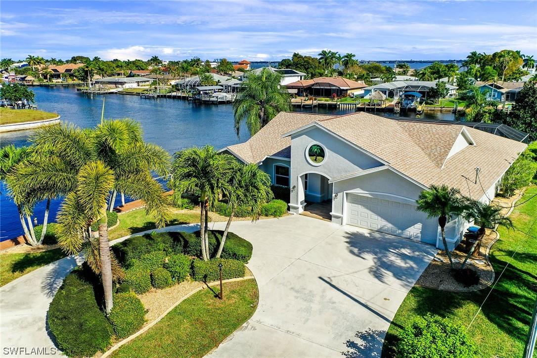 1925 SE 33rd Ter., Cape Coral, FL 33904