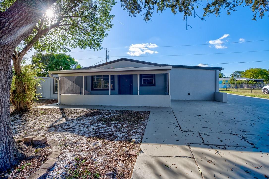 42 Abaco St., Lehigh Acres, FL 33936