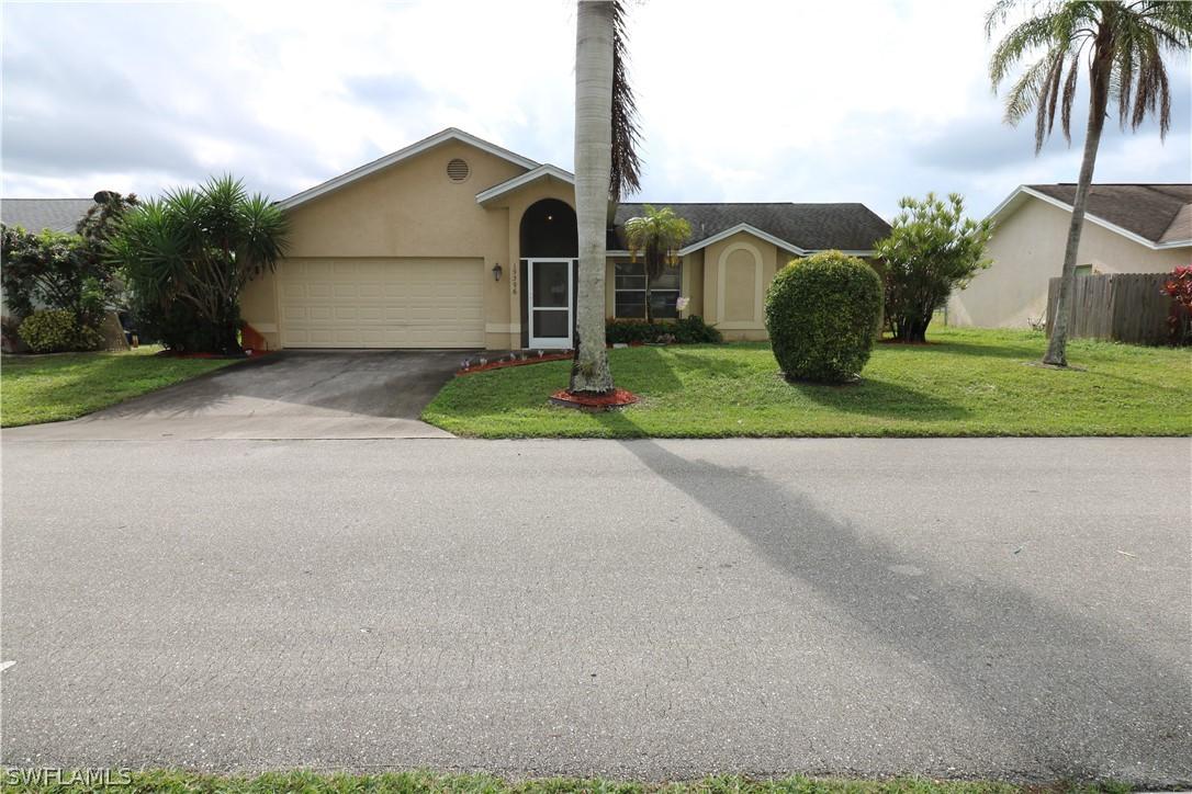 19396 Orchidtree Ct., Lehigh Acres, FL 33936