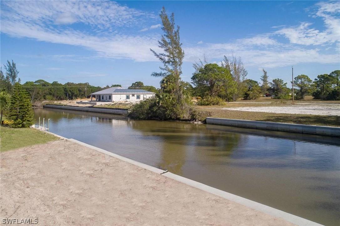 2315 NW 33rd Pl., Cape Coral, FL 33993