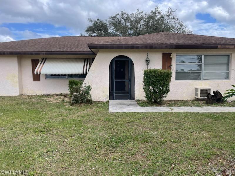 420 Henry Ave., Lehigh Acres, FL 33972