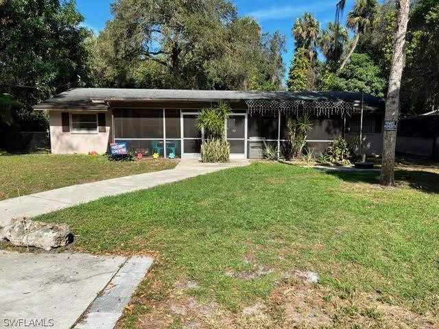 1896 Florrie Ct., North Fort Myers, FL 33917