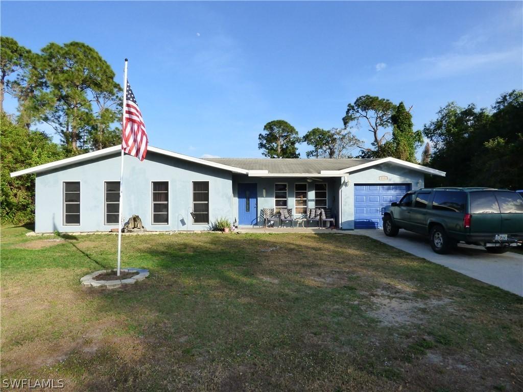 318 Lincoln Ave., Lehigh Acres, FL 33936