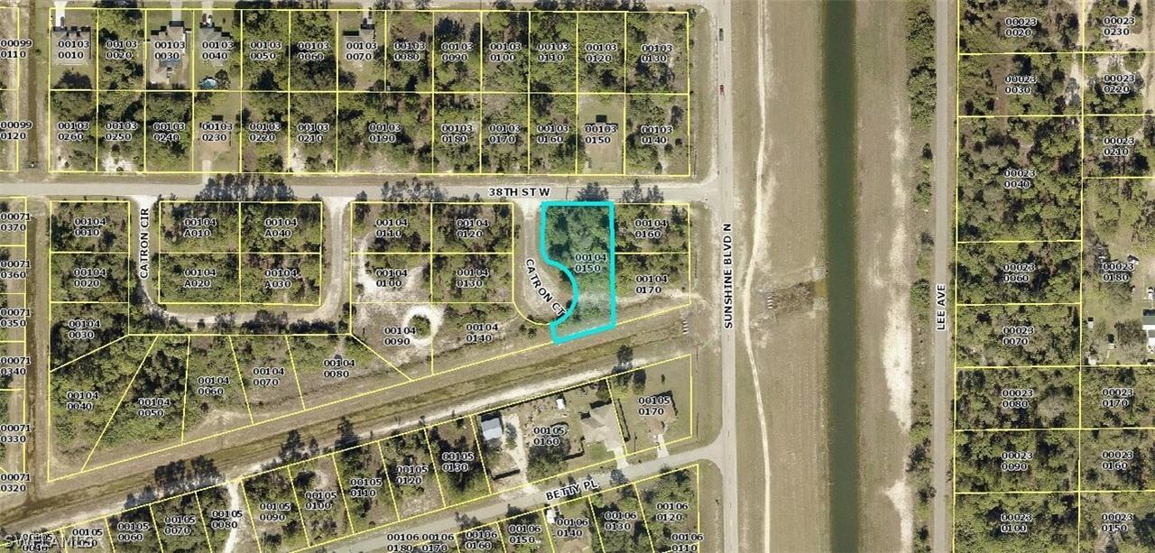 3702 Catron Ct., Lehigh Acres, FL 33971