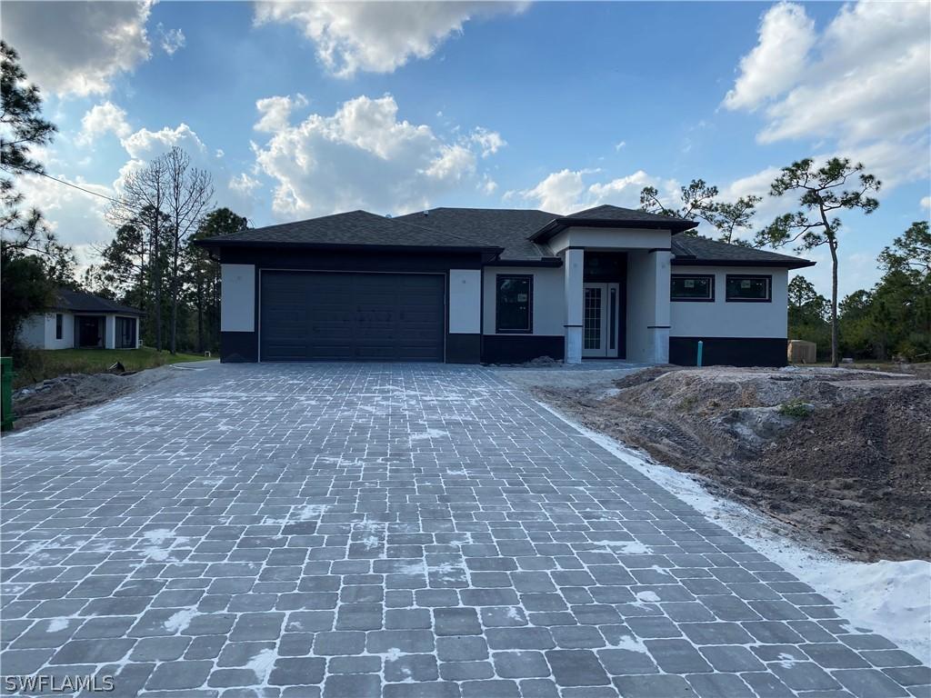 821 Acacia Ave., Lehigh Acres, FL 33972